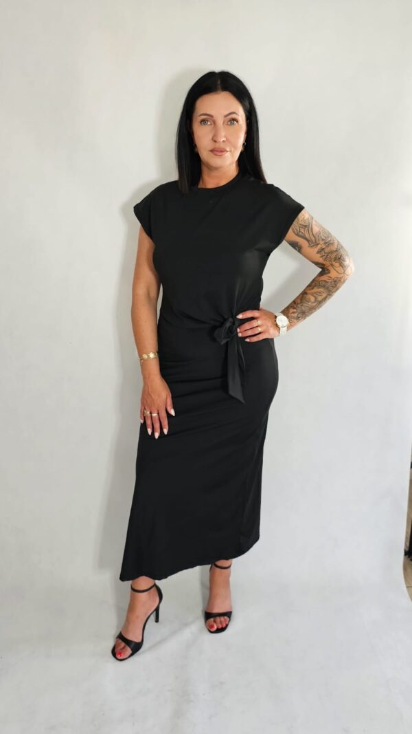 Sukienka midi z wiązaniem czarna