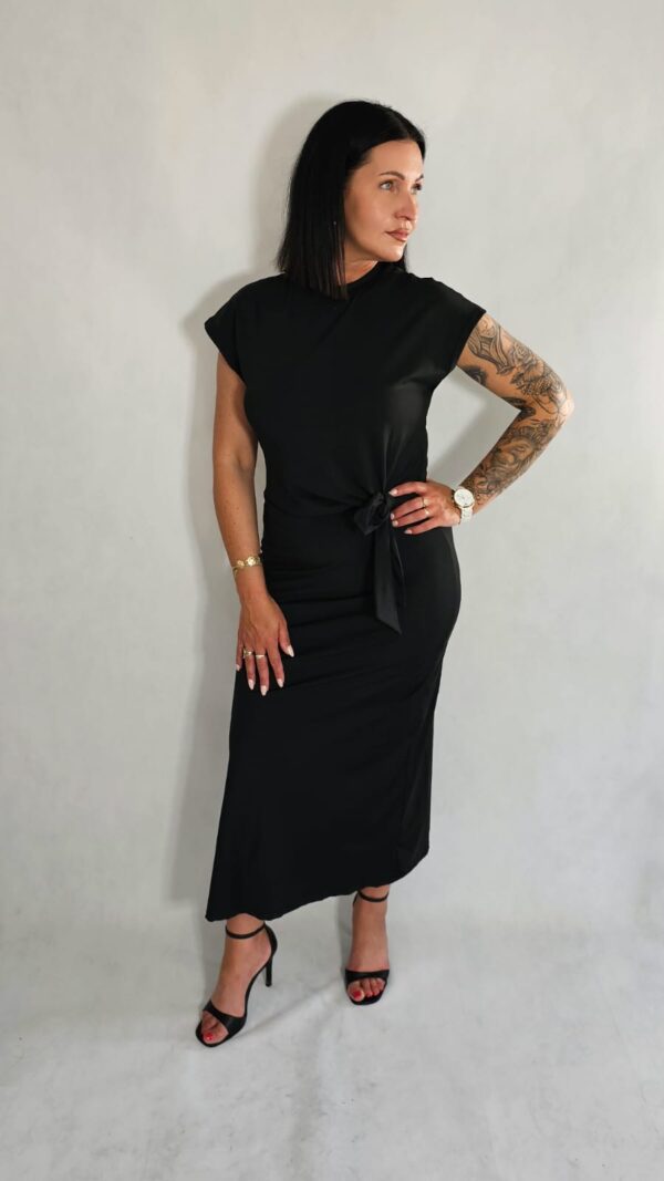 Sukienka midi z wiązaniem czarna