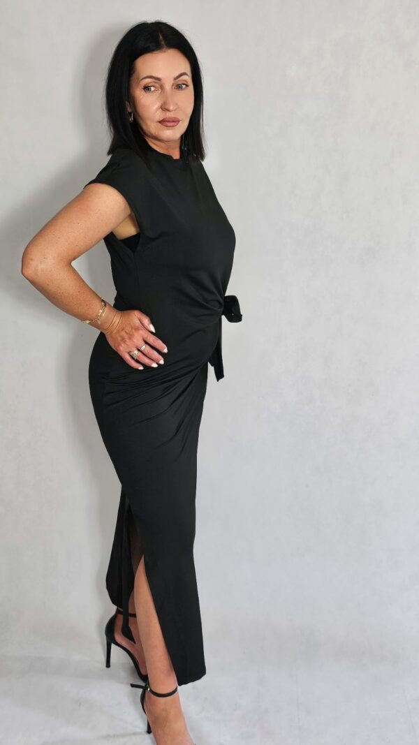 Sukienka midi z wiązaniem czarna