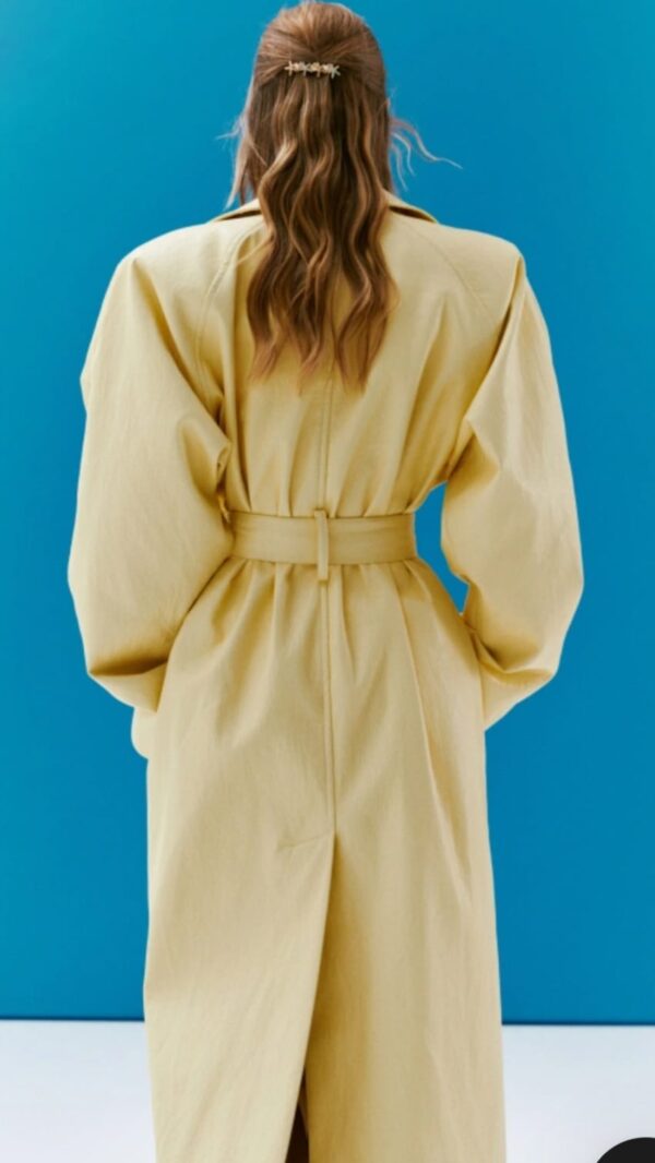 Płaszcz /Trencz w pięknym pastelowym odcieniu żółtego