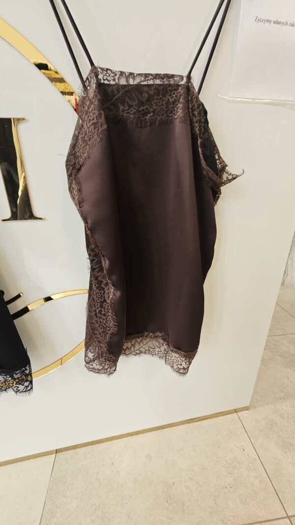 Satynowy top  koronką