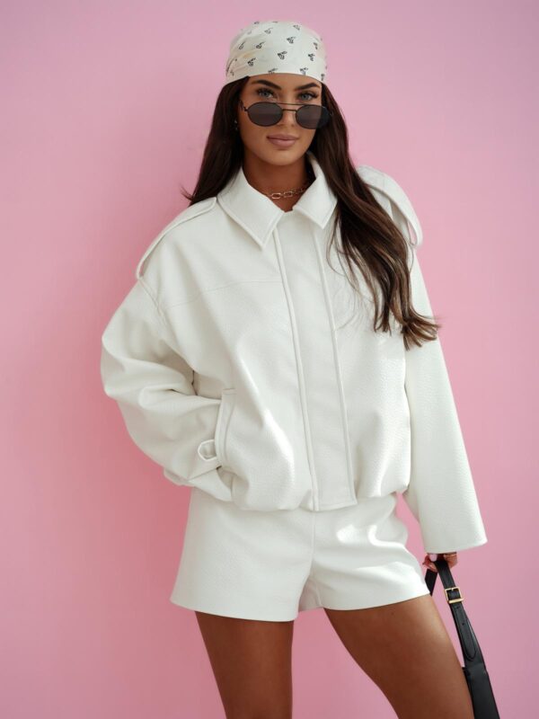 Katana z kołnierzykiem biała