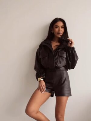 Krótkie spodenki z eko skóry - czekolada