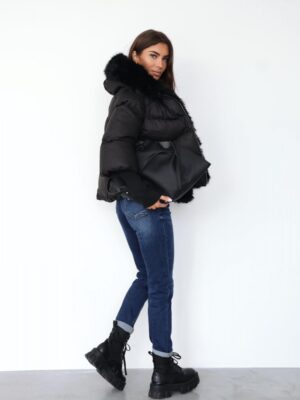 Puchowa kurtka z odpinanym futerkiem